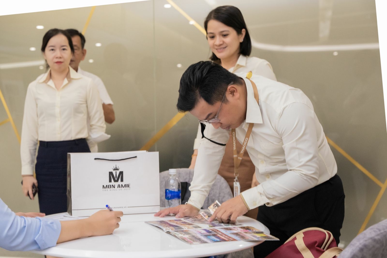 May Đo Tại Nhà Tại Phường Tây Thạnh – Dịch Vụ May Suit Tận Nơi